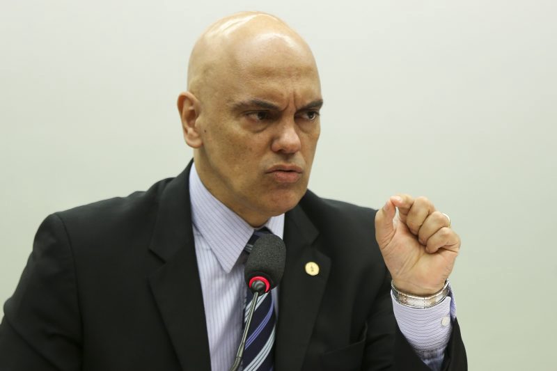Em tom de ironia e de evidente ação política, invasor usa nome do ministro Alexandre de Moraes e acrescenta ao fim do documento falso: “Publique-se, intime-se e faz o L” – Foto: Marcelo Camargo/Agência Brasil/ND