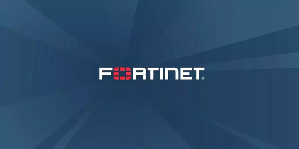 Fortinet alerta sobre exploração ativa de bug crítico de bypass de autenticação recém-descoberto. 1 A Fortinet revelou na segunda-feira que a vulnerabilidade de segurança crítica recém-corrigida que afeta seus produtos de firewall e proxy está sendo explorada ativamente na natureza.