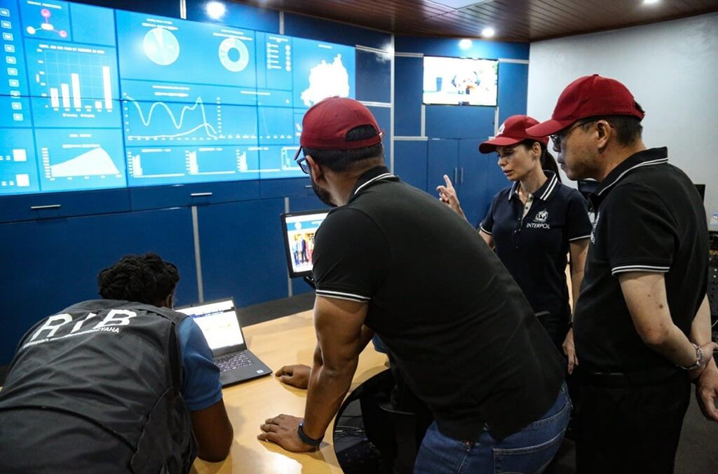 INTERPOL e AFRIPOL identifica cybercriminosos na África 4 INTERPOL e AFRIPOL colaboram em ação conjunta contra o cibercrime